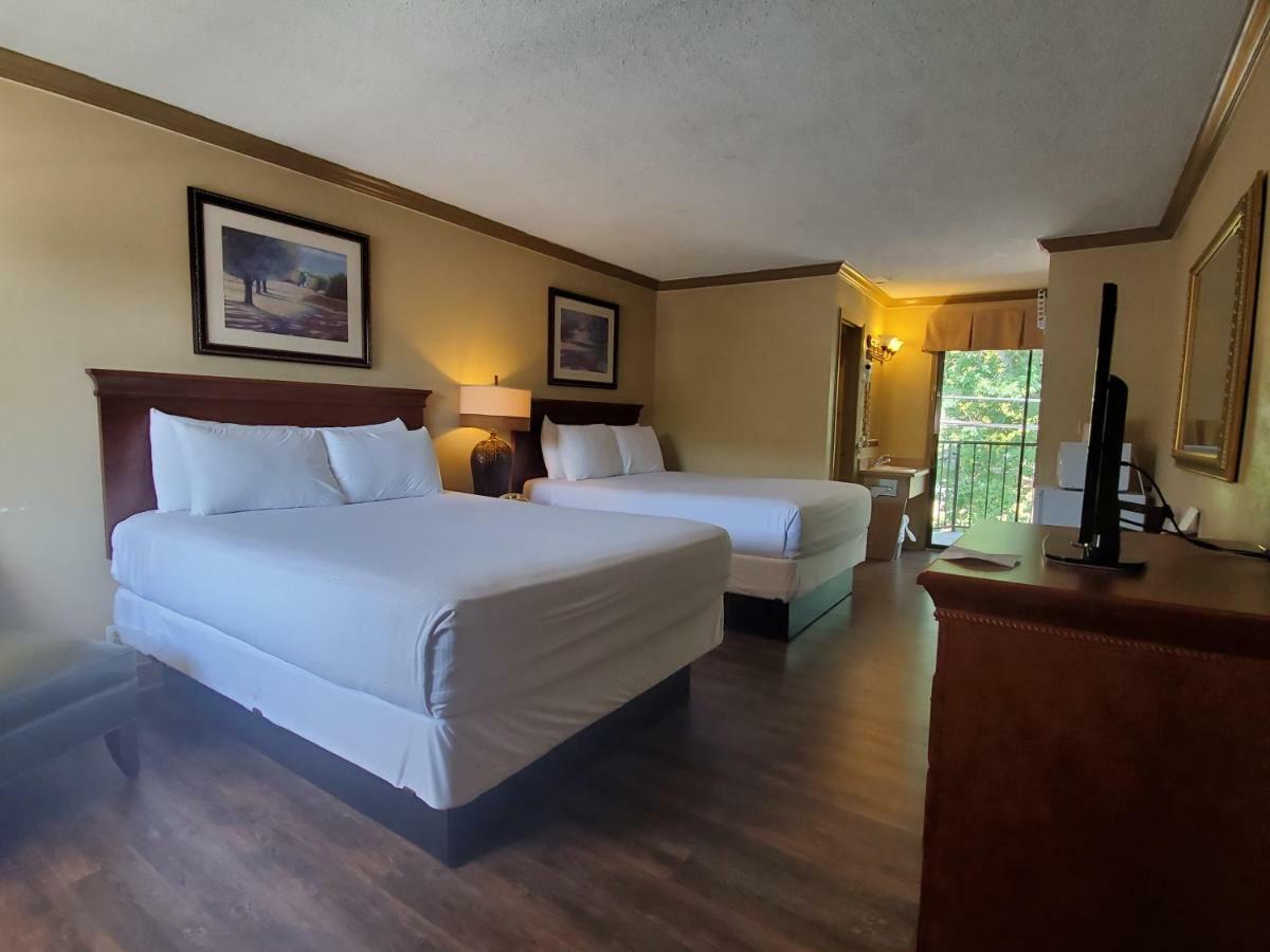 Colonial House Motel Pigeon Forge Buitenkant foto