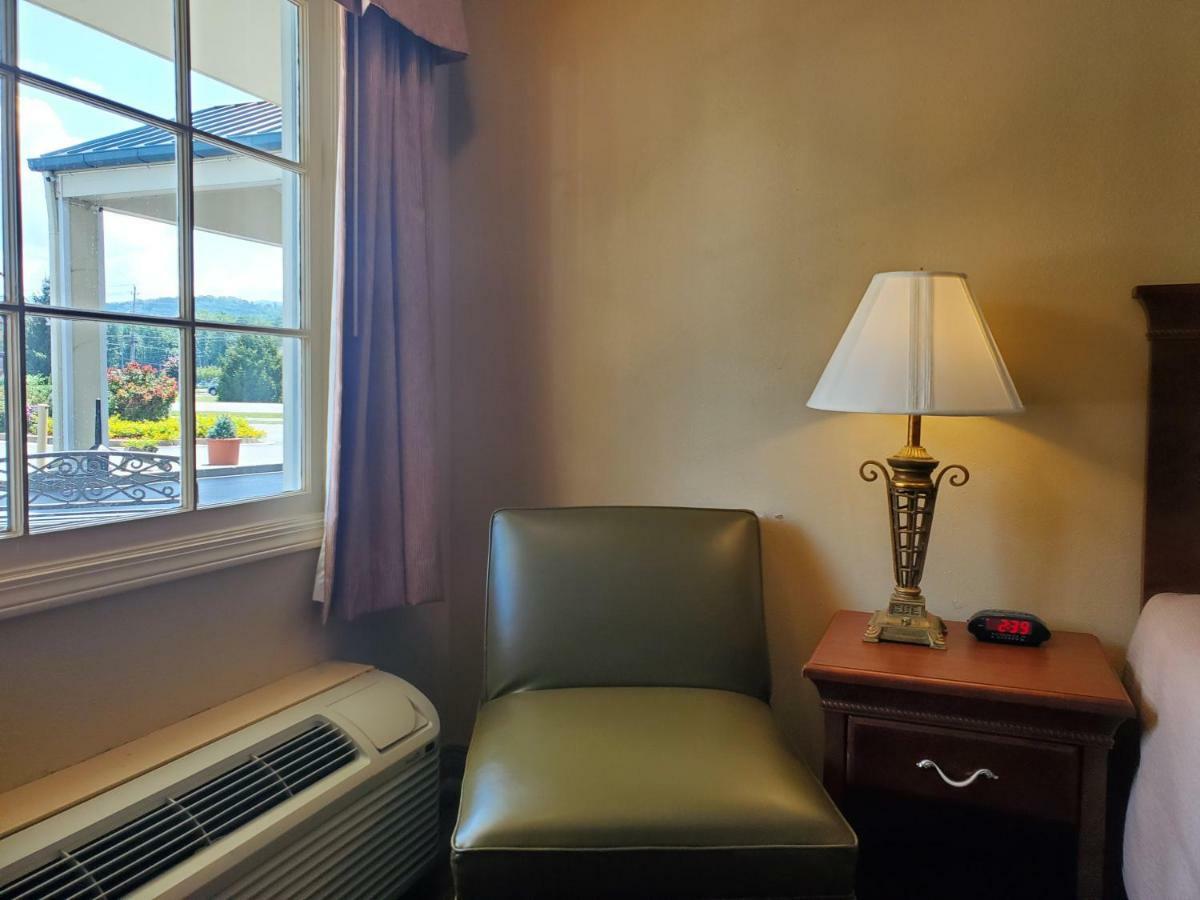 Colonial House Motel Pigeon Forge Buitenkant foto