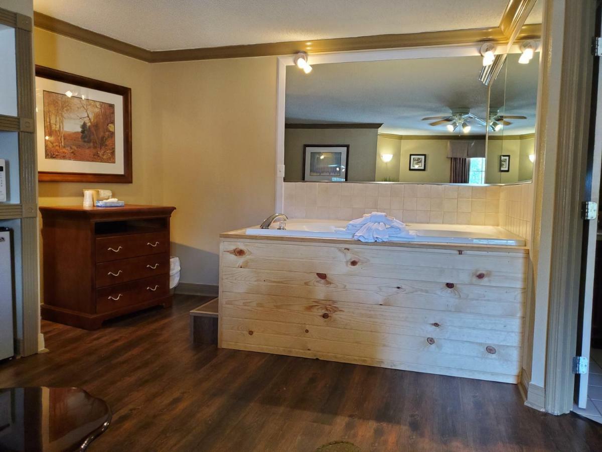 Colonial House Motel Pigeon Forge Buitenkant foto