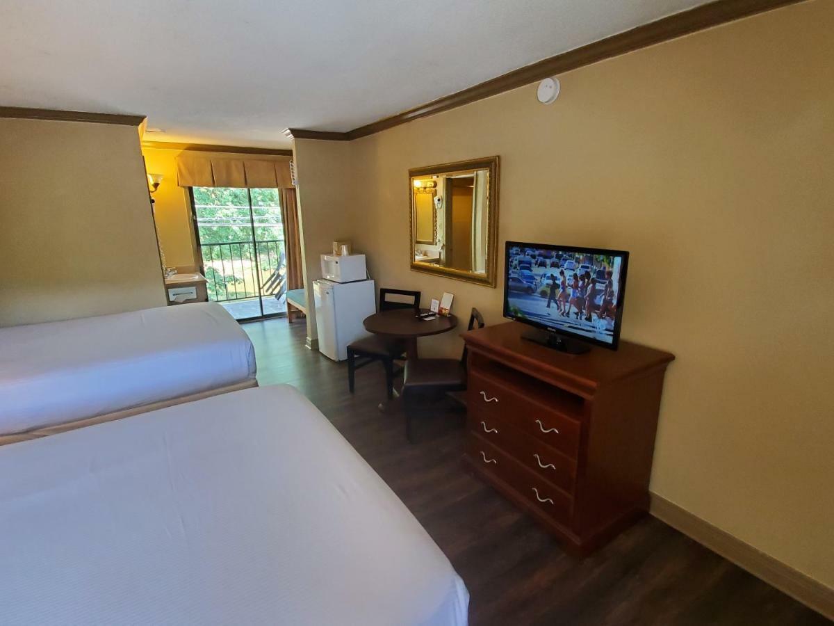 Colonial House Motel Pigeon Forge Buitenkant foto