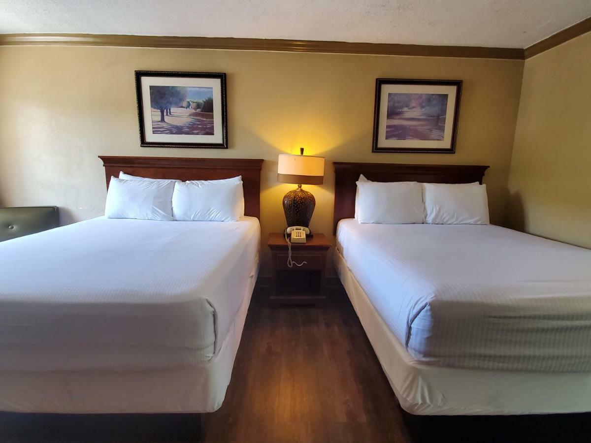 Colonial House Motel Pigeon Forge Buitenkant foto