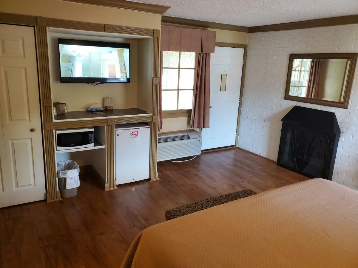 Colonial House Motel Pigeon Forge Buitenkant foto
